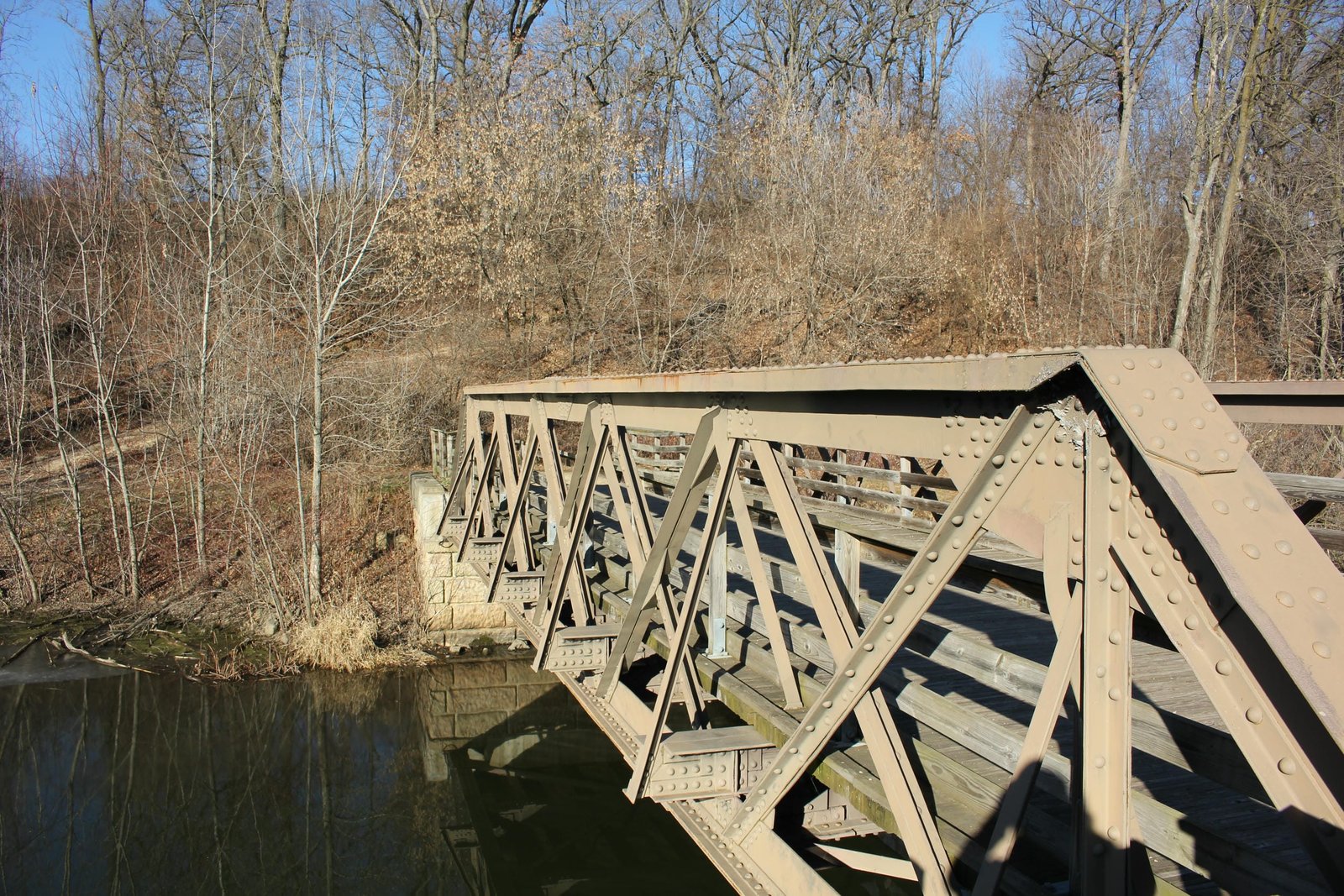 Looking west along pony truss span